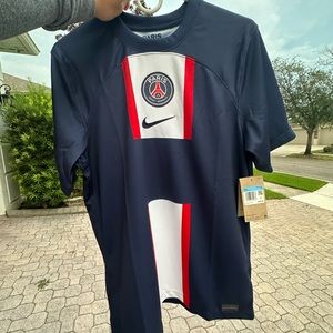 BRAND NEW Nike men’s Paris soccer jersey